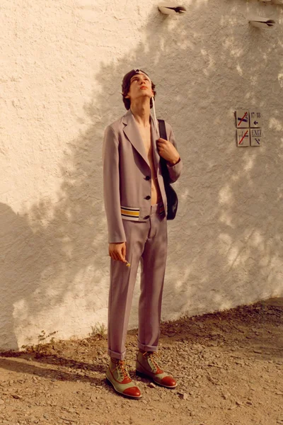 Look 18